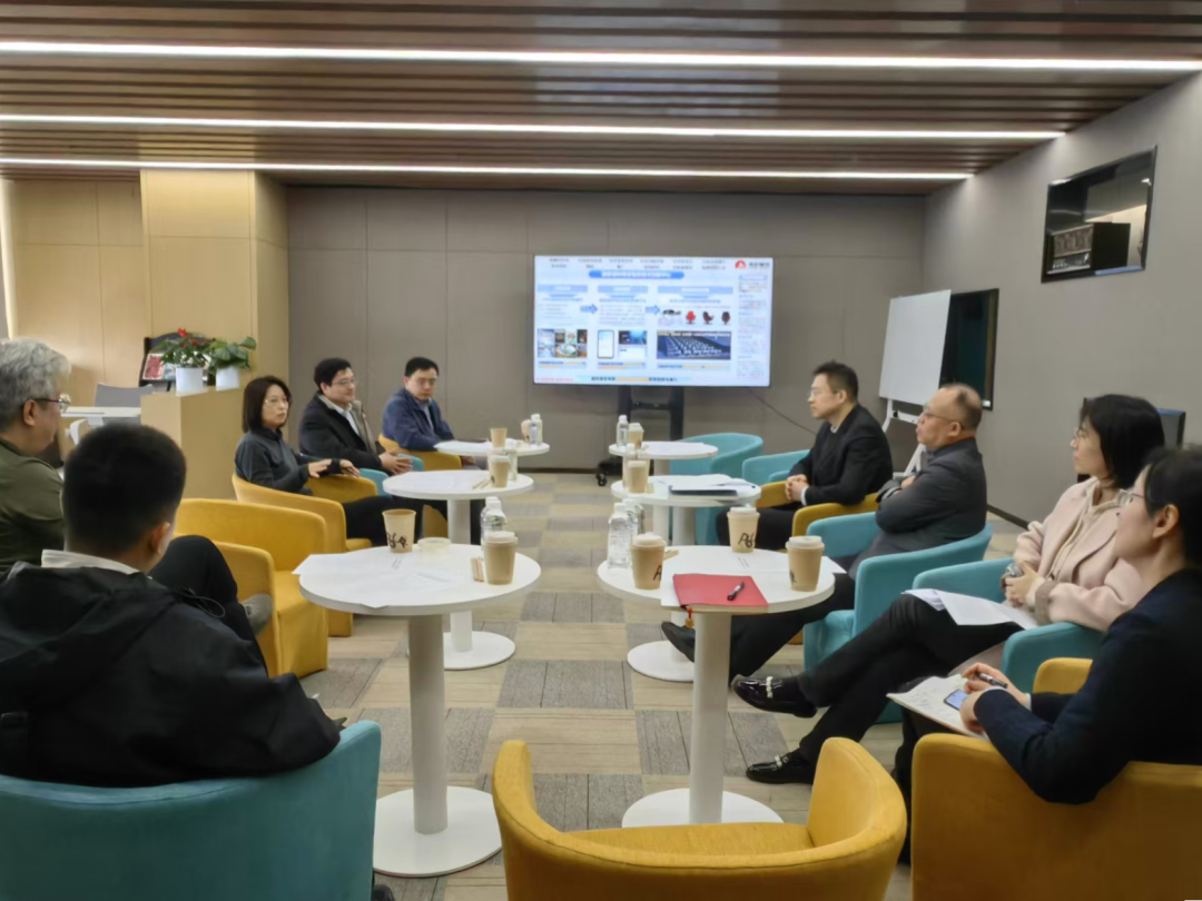 貫徹“XR產(chǎn)業(yè)創(chuàng)新中心”建設(shè)戰(zhàn)略布局，西投控股赴西部電影集團(tuán)有限公司座談交流